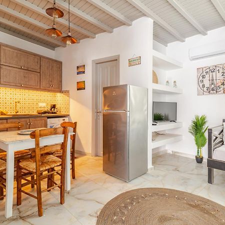 Elenitas Beach House In Ornos Buitenkant foto