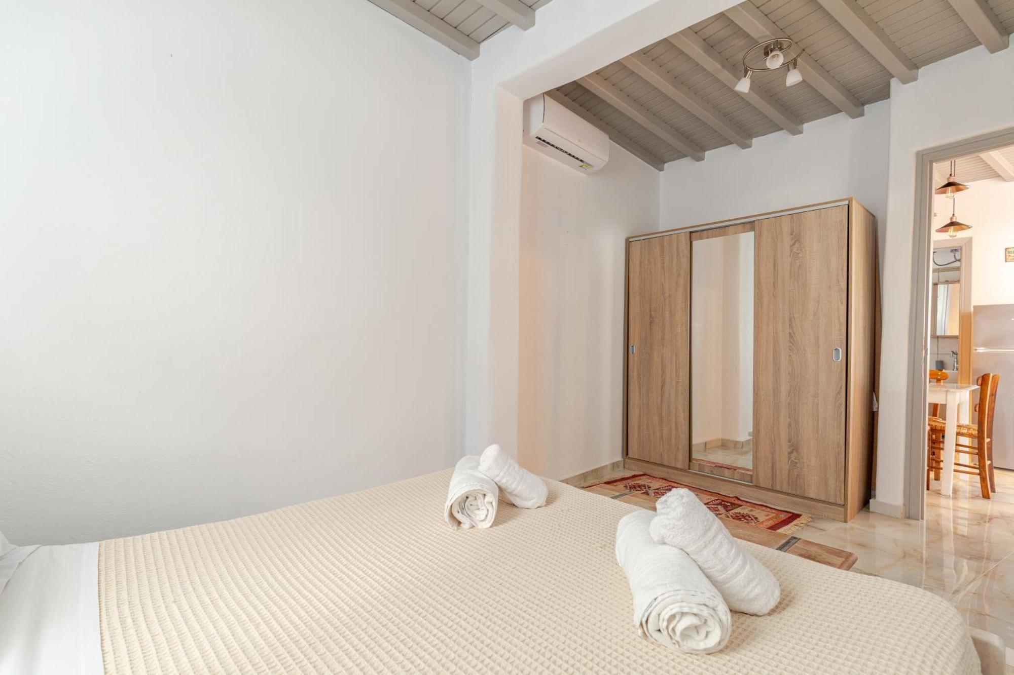 Elenitas Beach House In Ornos Buitenkant foto